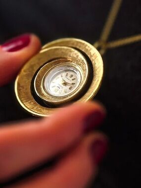 WALTHAM
Waltham Pendant jewel watch vintage
